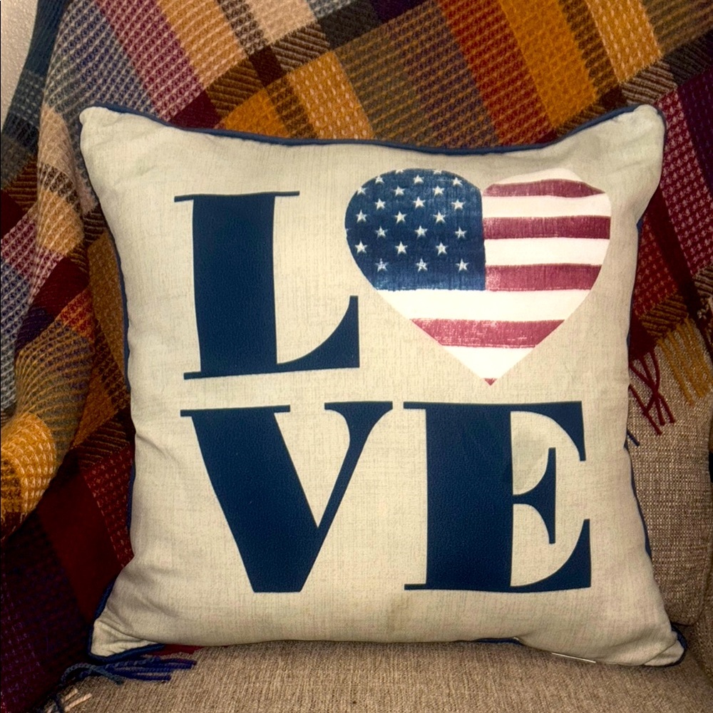 Mainstays Love America Throw Pillow